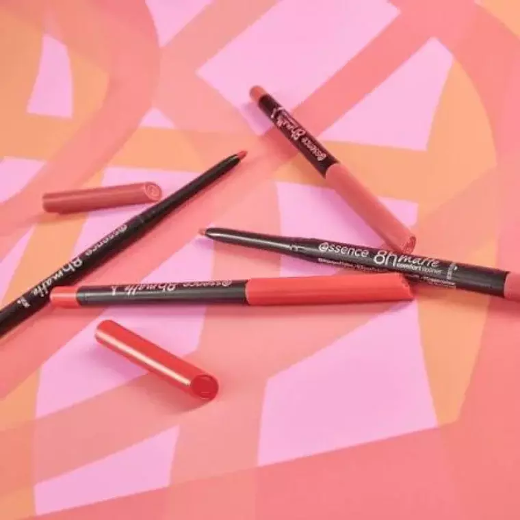 Essence 8H Matte Comfort Lipliner #09 Fiery Red (0.3gm)