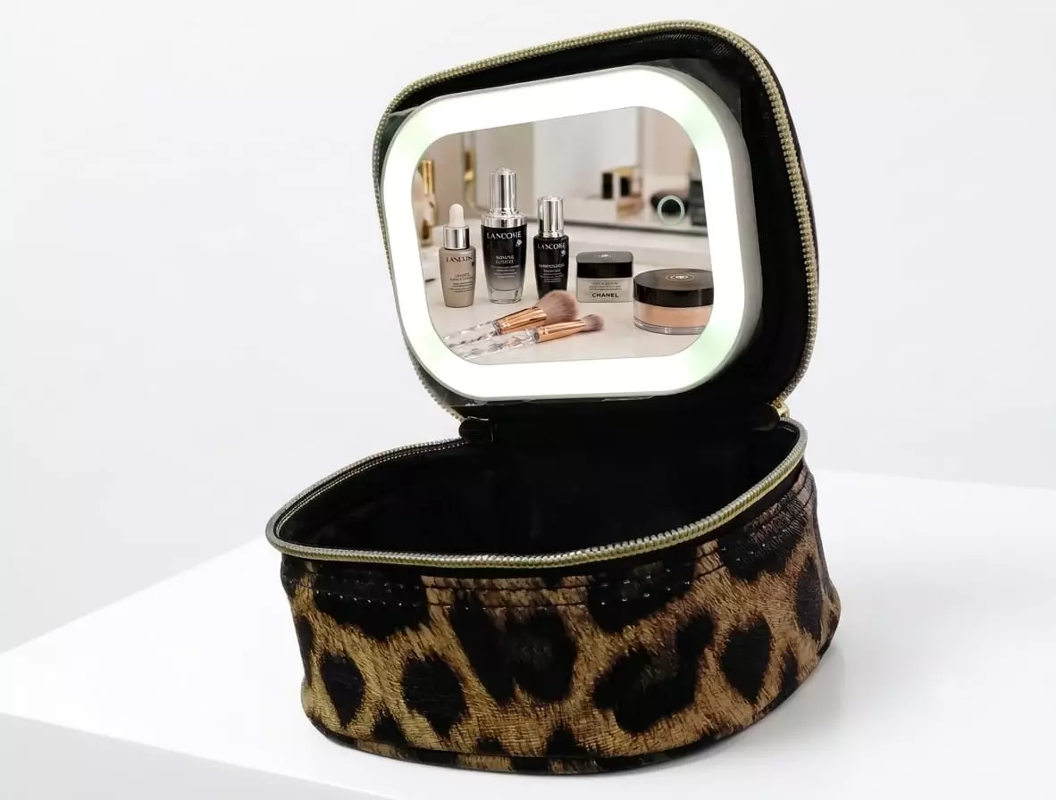 Blink Portable Cosmetic Bag with Mirror LED Light# Leopard