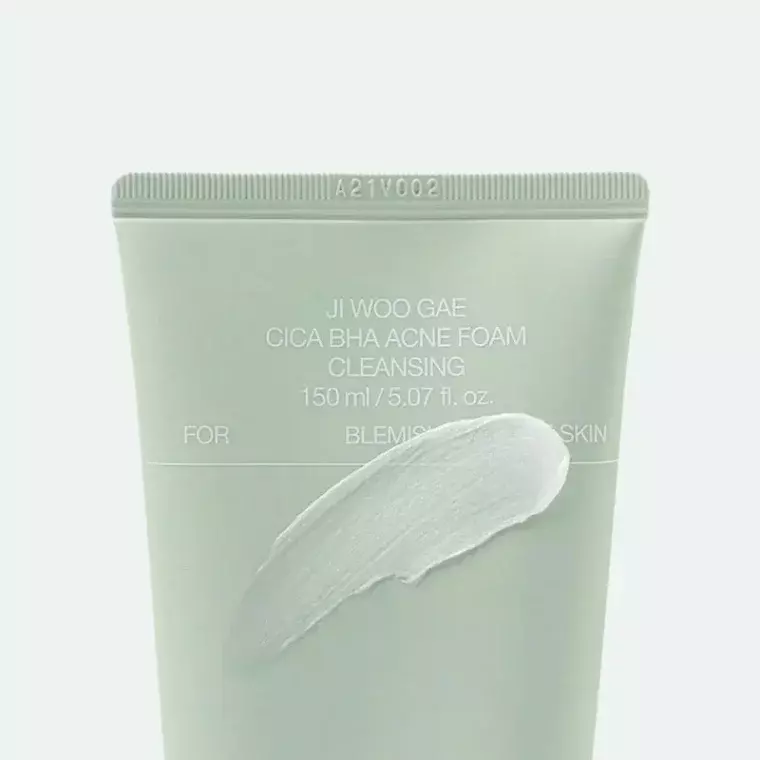 Celimax Ji Woo Gae Cica BHA Acne Foam Cleansing (150ml)