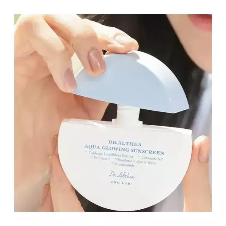 Dr. Althea Aqua Glowing Sunscreen (45ml)
