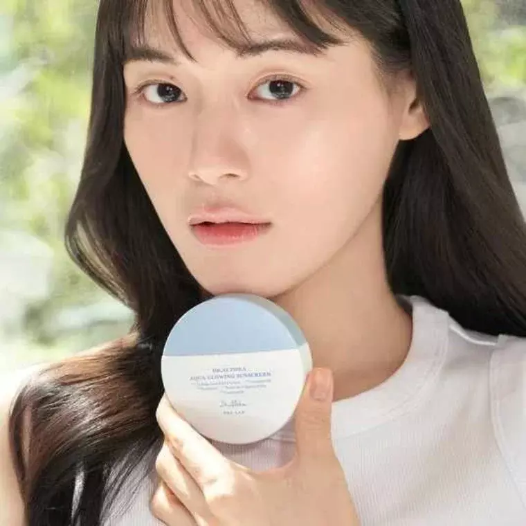 Dr. Althea Aqua Glowing Sunscreen (45ml)