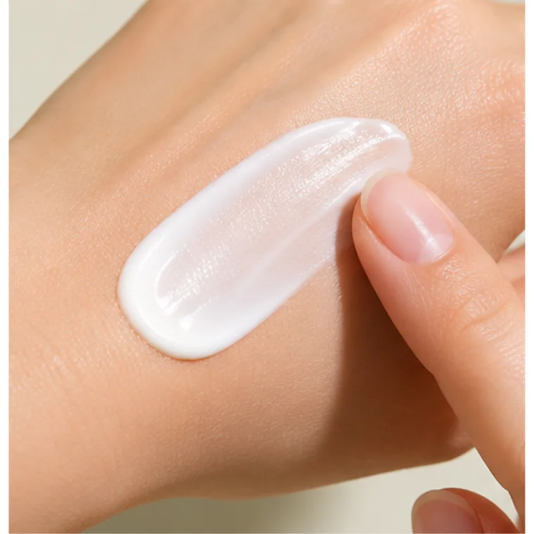 iUNIK Centella Calming Daily Sunscreen Sachet (2gm)